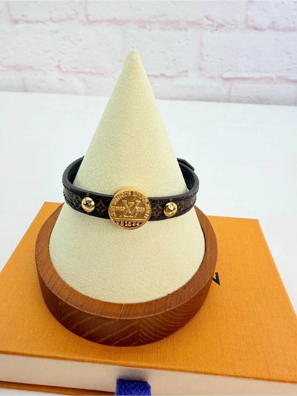 Louis Vuitton Monogram LV Circle Reversible Bracelet 19 Black